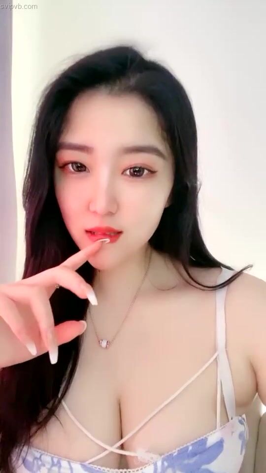 超美尤物这奶子真劲爆正点满屏都是白花花的嫩肉好想舔一舔2.