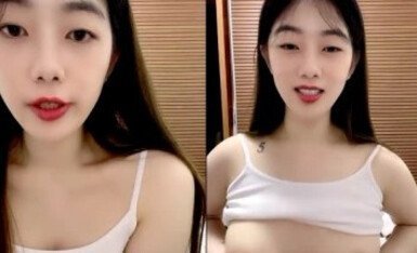 七彩主播：清纯幼校老师课间大奶诱惑！回家后粉嫩淫屄大开判若两人！