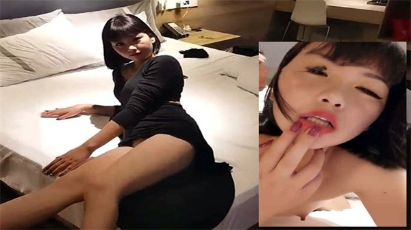 国内露出女神sexywife_nina户外大胆揉捏私处！路人围观下自慰淫水直流，啪啪声浪叫不断！