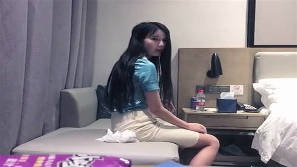太子探花系列：南航空姐巨乳蜜臀长腿诱惑，瞬间点燃你的欲火！