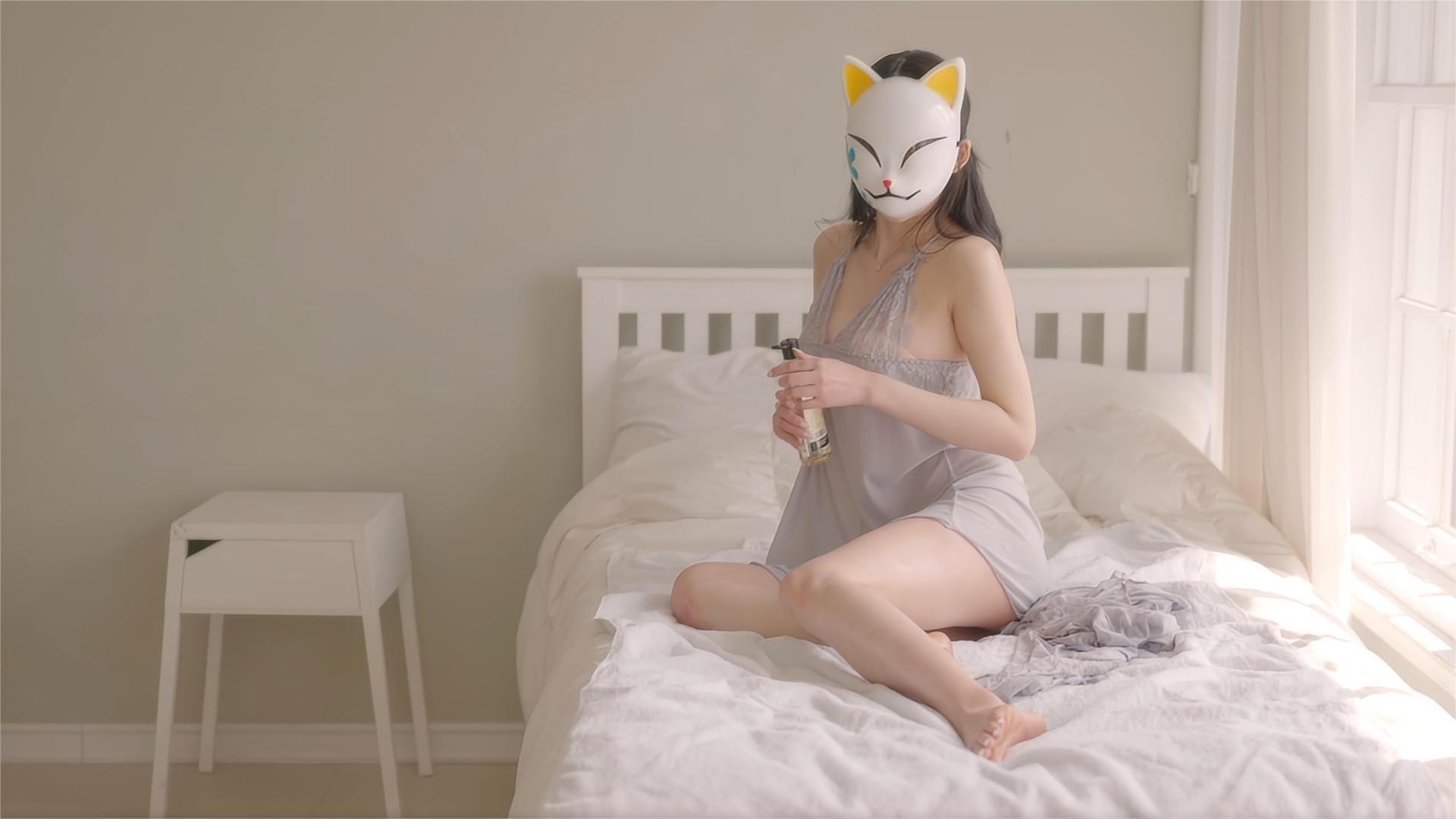 日本巨乳技师湿身按摩挑战！骚穴潮吹喷水被狂操到爽翻天！