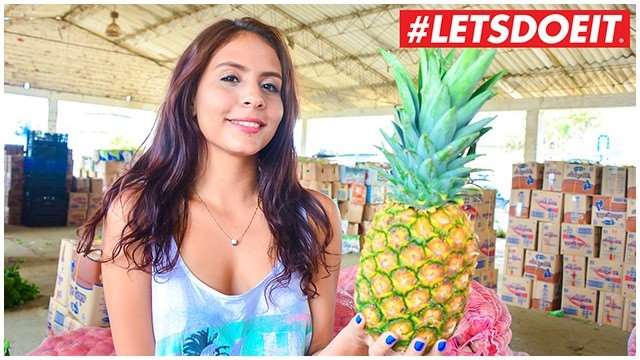 LETSDOEIT 哥伦比亚极品嫩妹初尝禁果 巨乳翘臀被导演狂干到潮吹内射